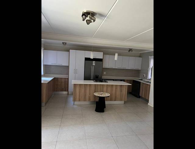 3 BEDROOM APARTMENT FOR SALE IN MODDERFONTEIN